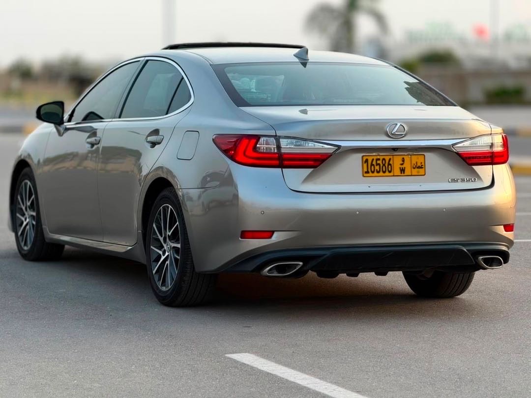 2017 Lexus ES 350 thumbnail 4