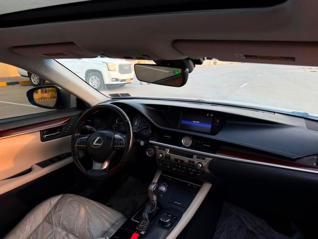 2017 Lexus ES 350 thumbnail 5
