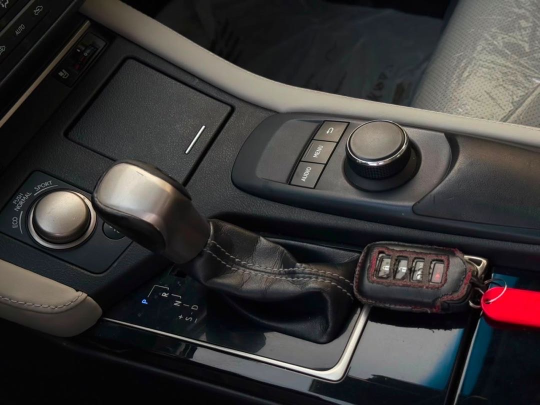 2017 Lexus ES 350 thumbnail 10