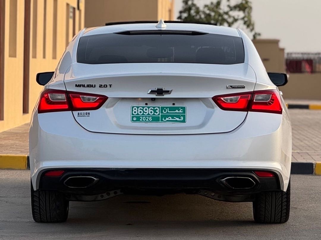 2018 Chevrolet Malibu Premier thumbnail 4