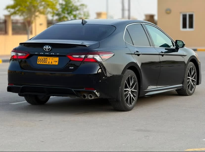 2021 Toyota Camry SE thumbnail 4