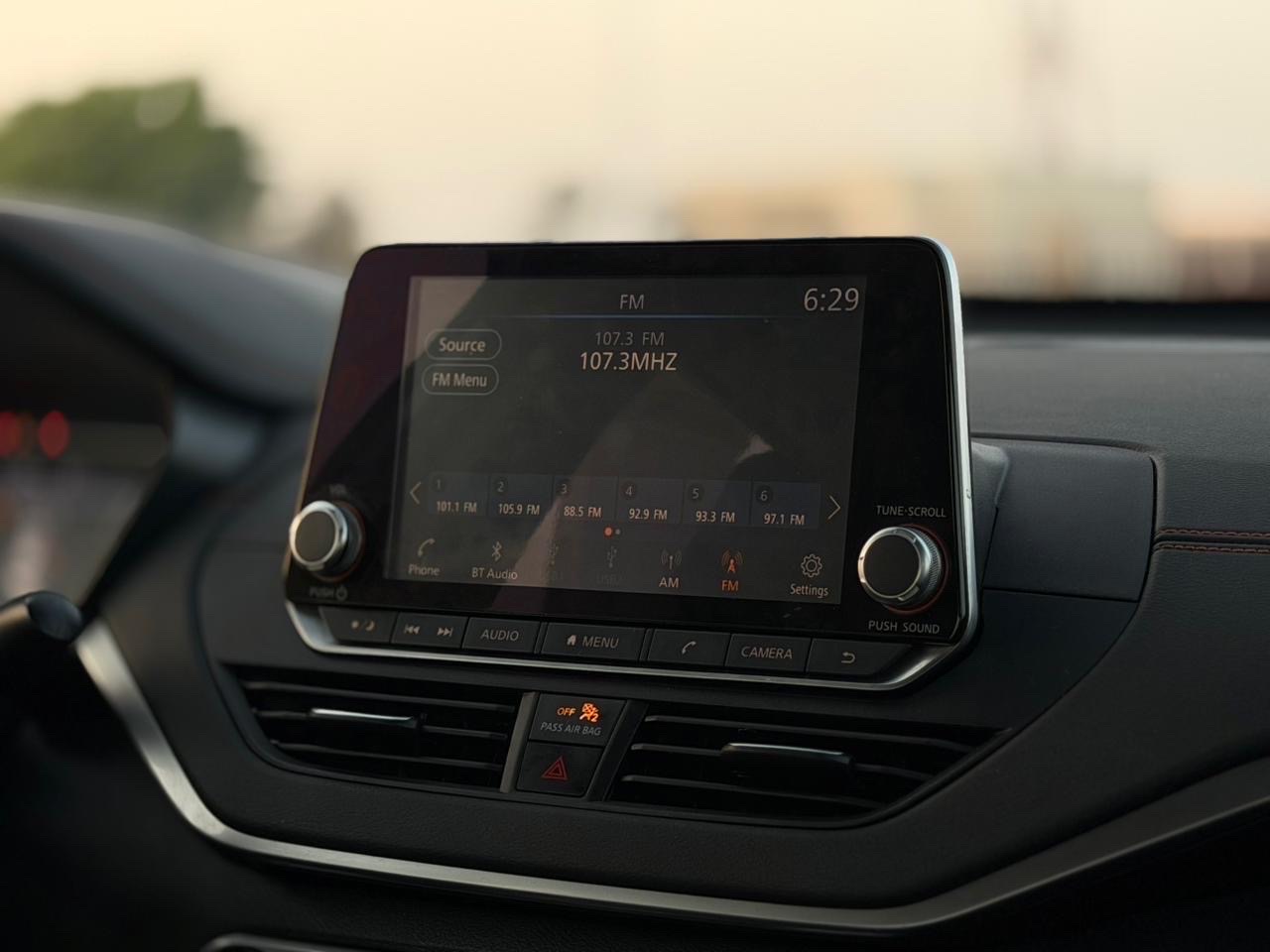 2021 Nissan Altima SR thumbnail 11