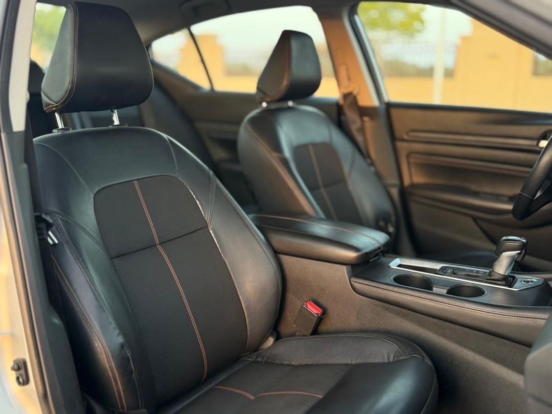 2021 Nissan Altima SR thumbnail 12