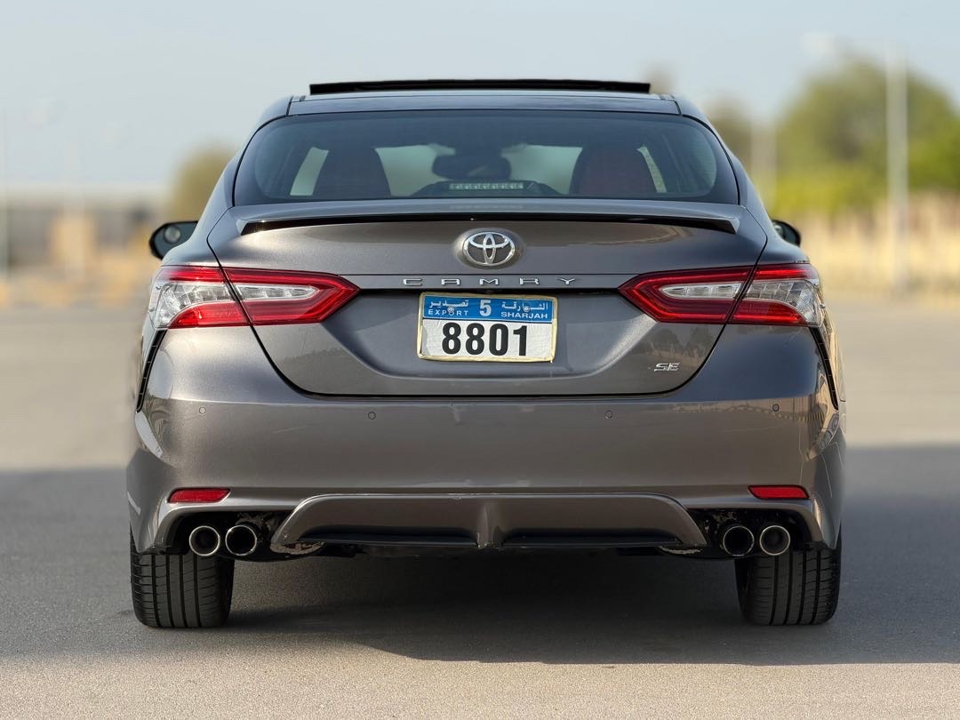 2018 Toyota Camry XSE thumbnail 4