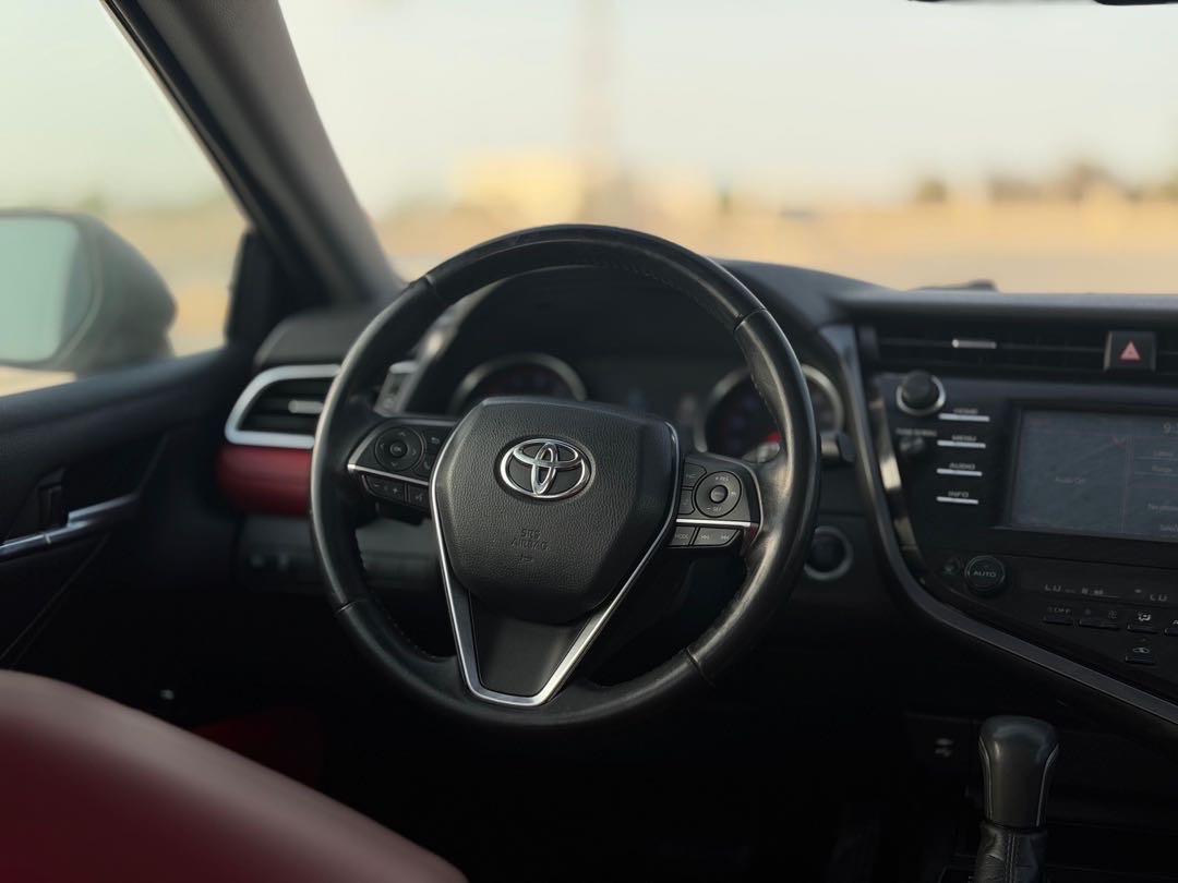 2018 Toyota Camry XSE thumbnail 8