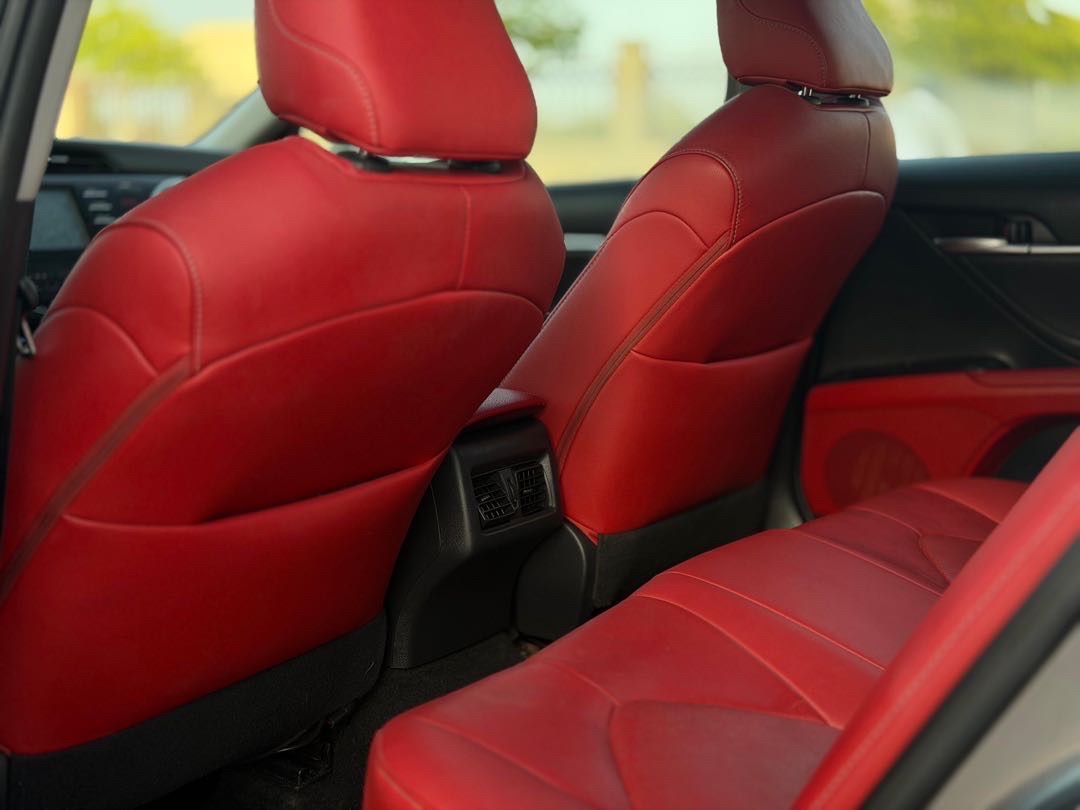 2018 Toyota Camry XSE thumbnail 12