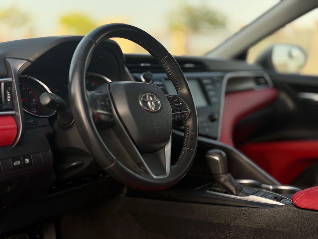2018 Toyota Camry XSE thumbnail 13