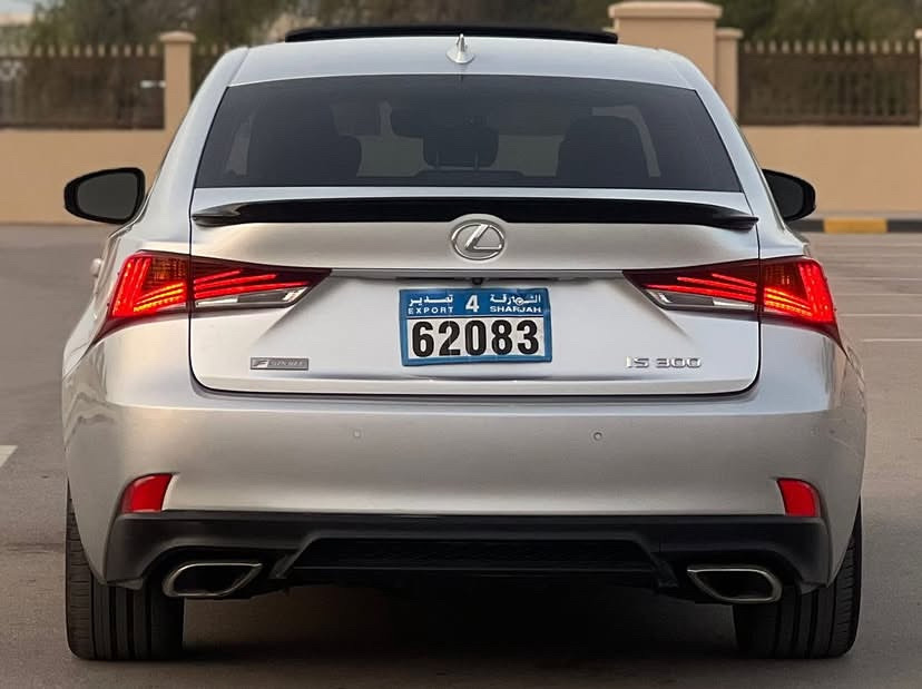2019 Lexus IS 300 thumbnail 4