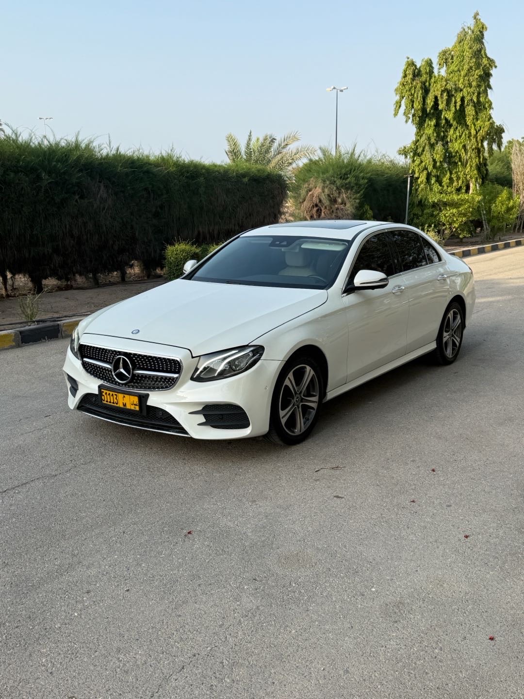 2019 Mercedes-Benz E-Class E 300 AMG Line thumbnail 5