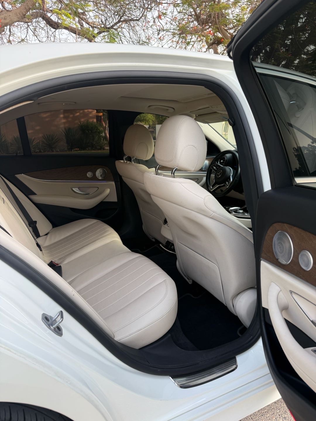 2019 Mercedes-Benz E-Class E 300 AMG Line thumbnail 7
