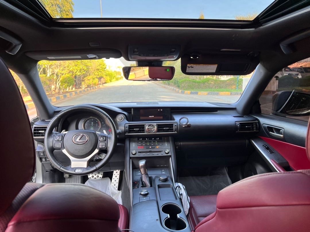 2019 Lexus IS 300 thumbnail 7