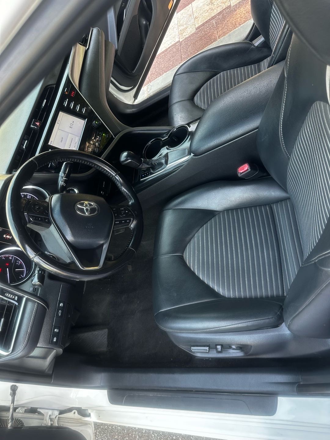 2018 Toyota Camry SE thumbnail 3
