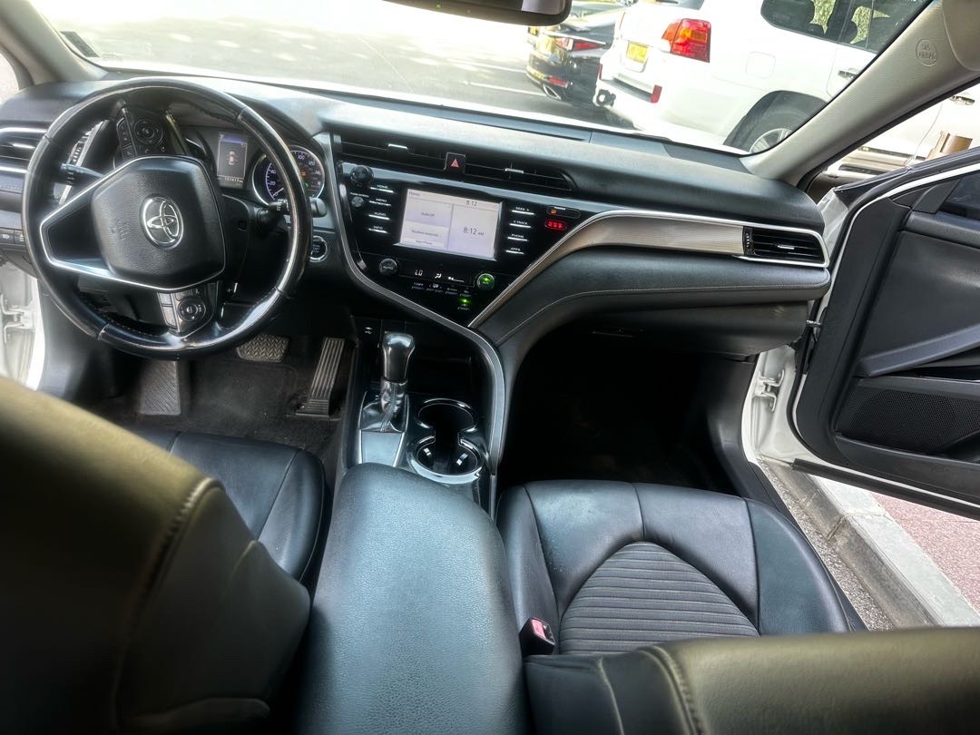 2018 Toyota Camry SE thumbnail 5
