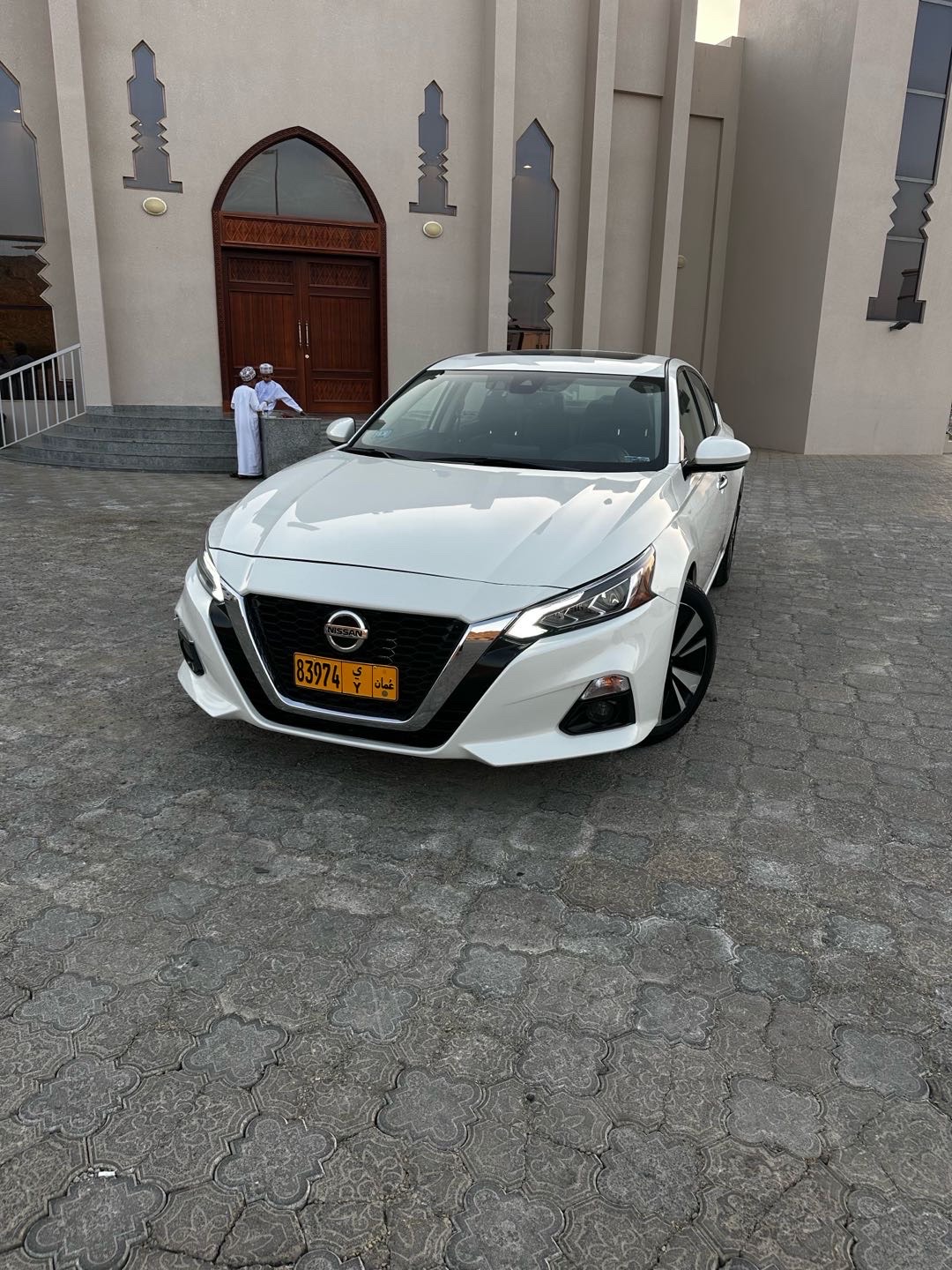 2019 Nissan Altima SL thumbnail 3