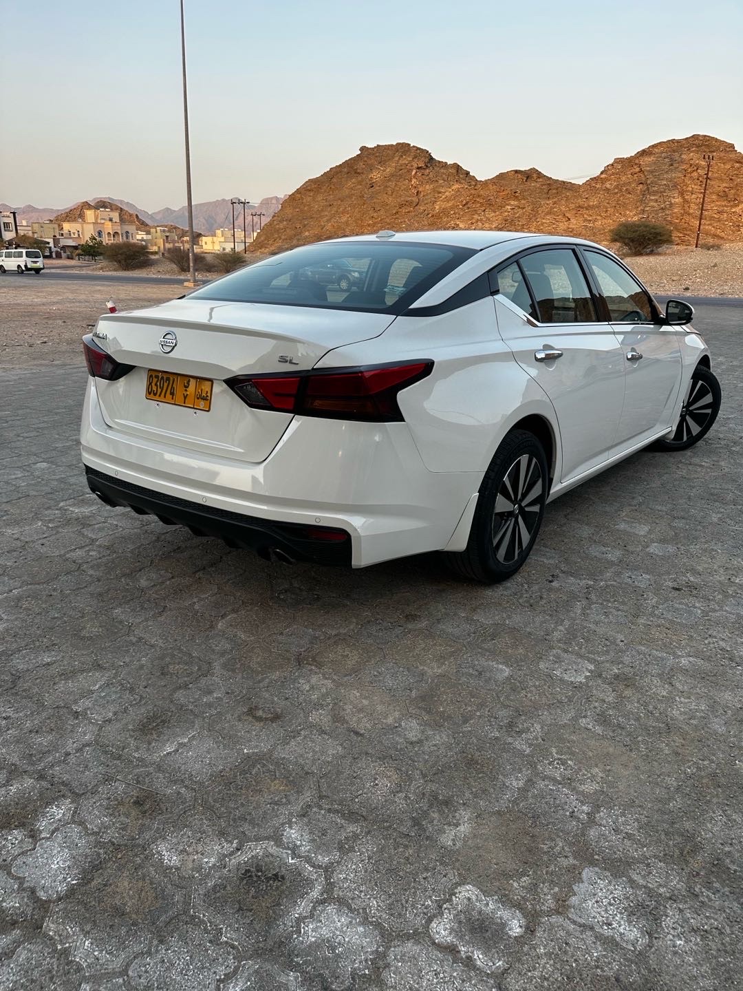 2019 Nissan Altima SL thumbnail 4