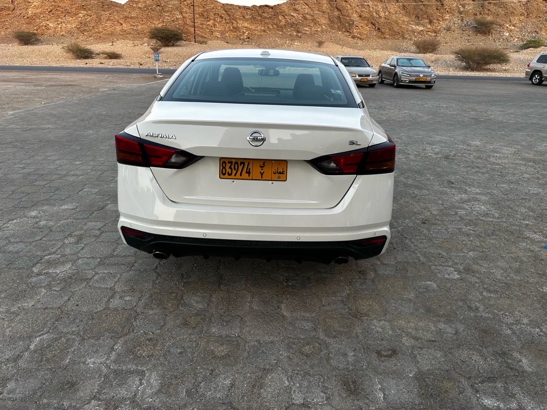 2019 Nissan Altima SL thumbnail 5
