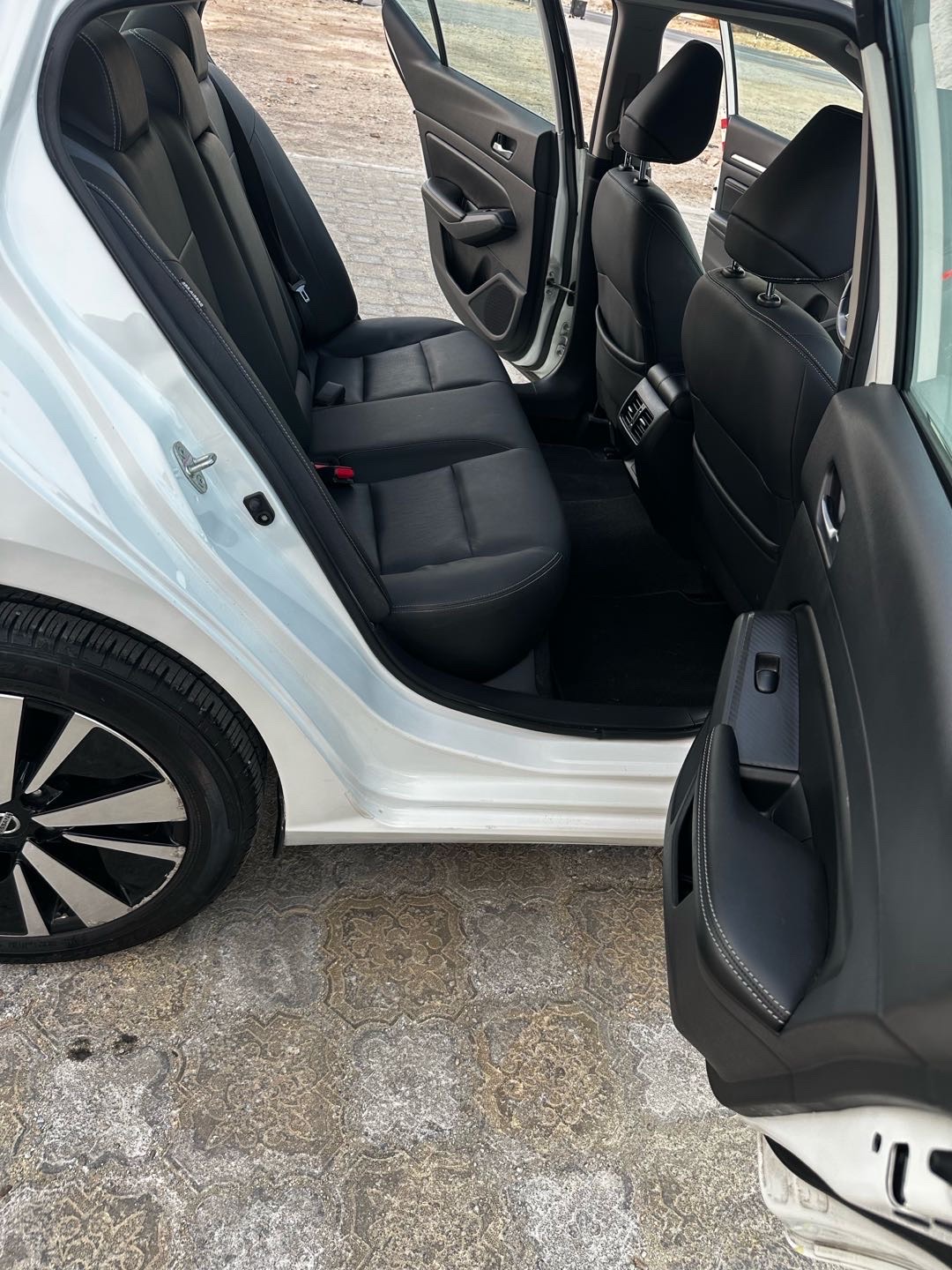 2019 Nissan Altima SL thumbnail 8