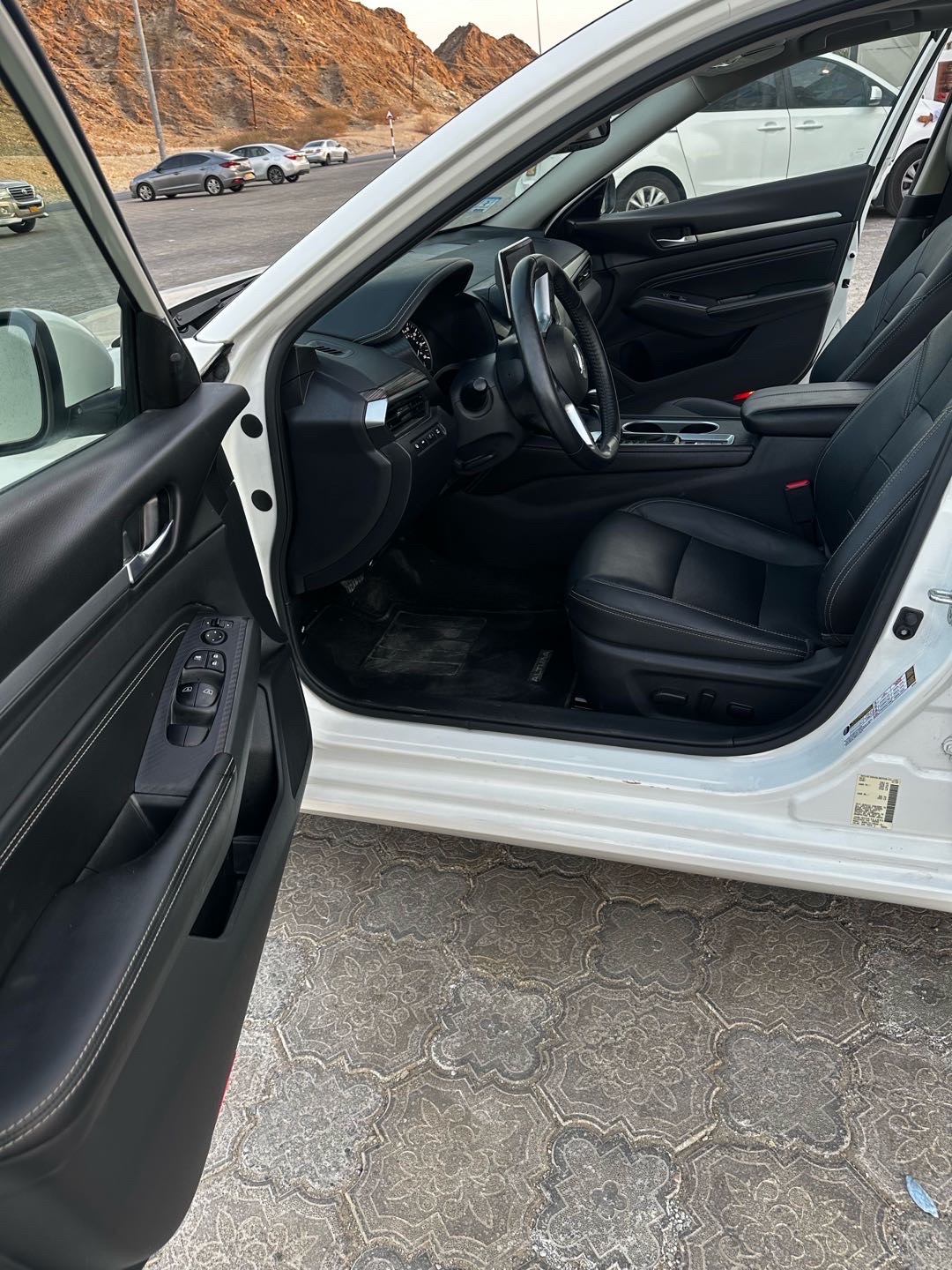 2019 Nissan Altima SL thumbnail 11