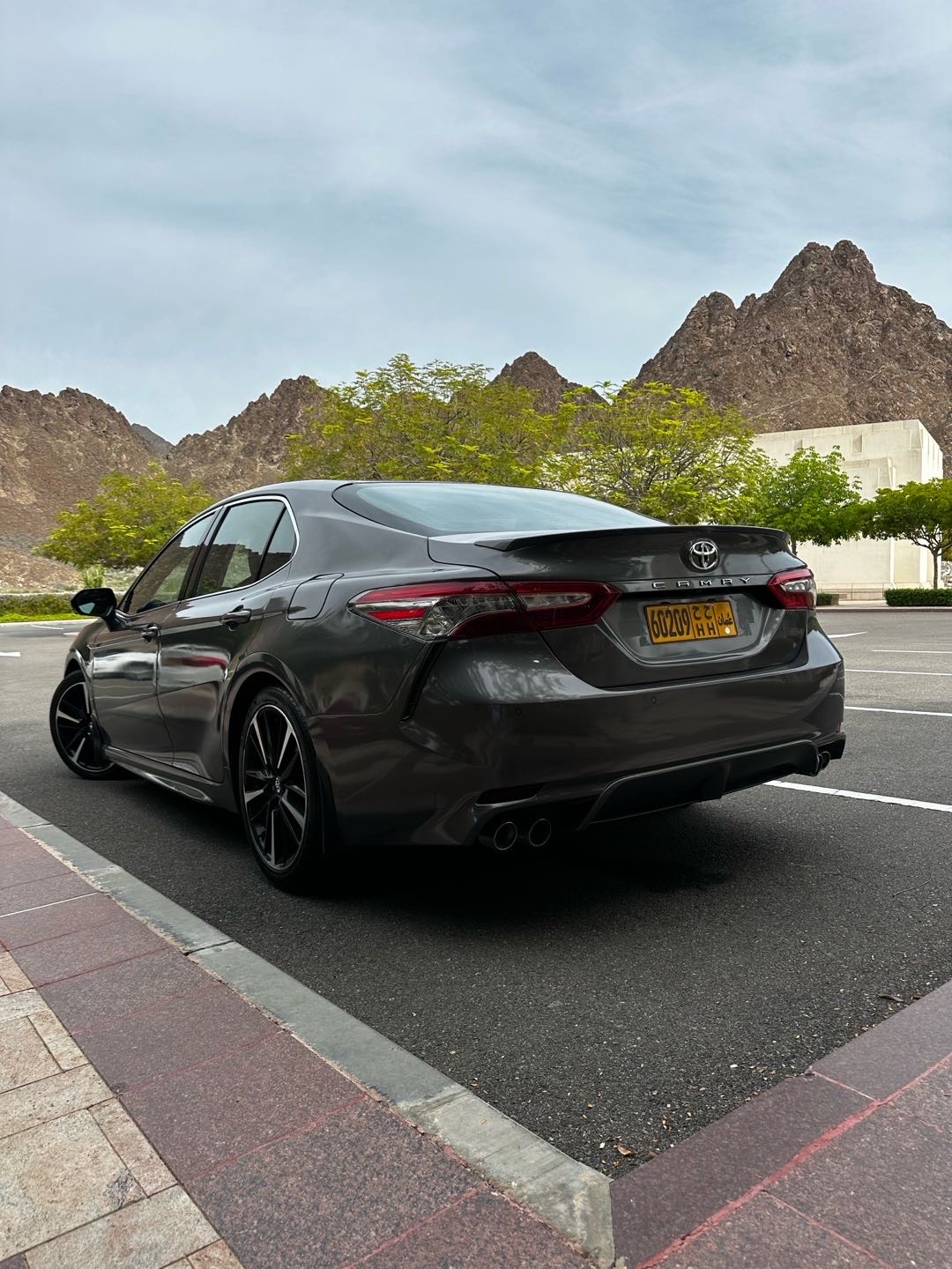 2018 Toyota Camry XSE thumbnail 5