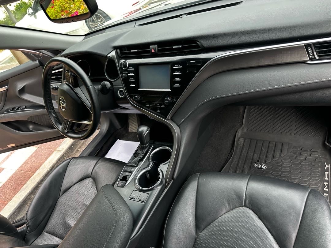 2018 Toyota Camry XSE thumbnail 9