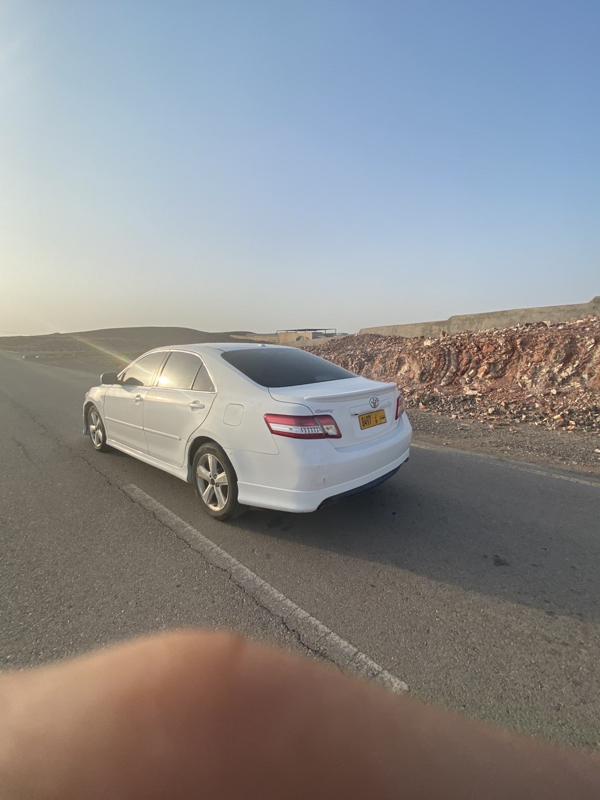 2011 Toyota Camry LE thumbnail 2