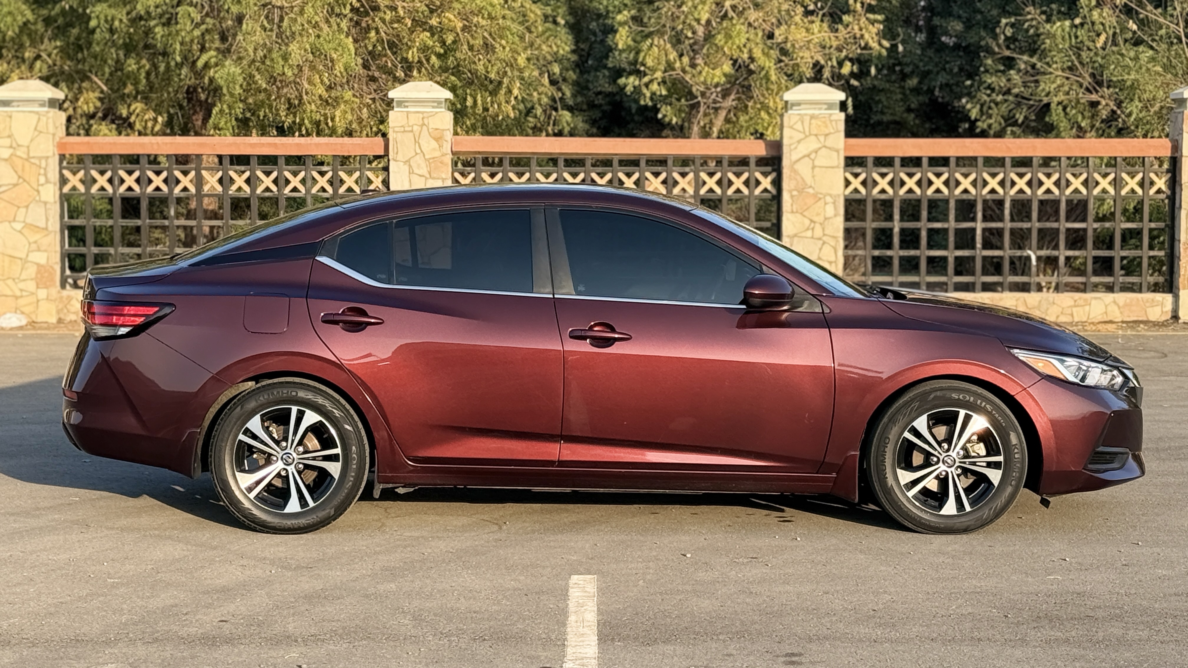 2021 Nissan Sentra SV thumbnail 10