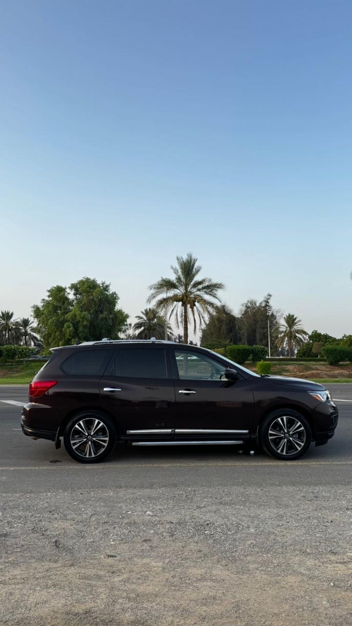 2020 Nissan Pathfinder Platinum thumbnail 3