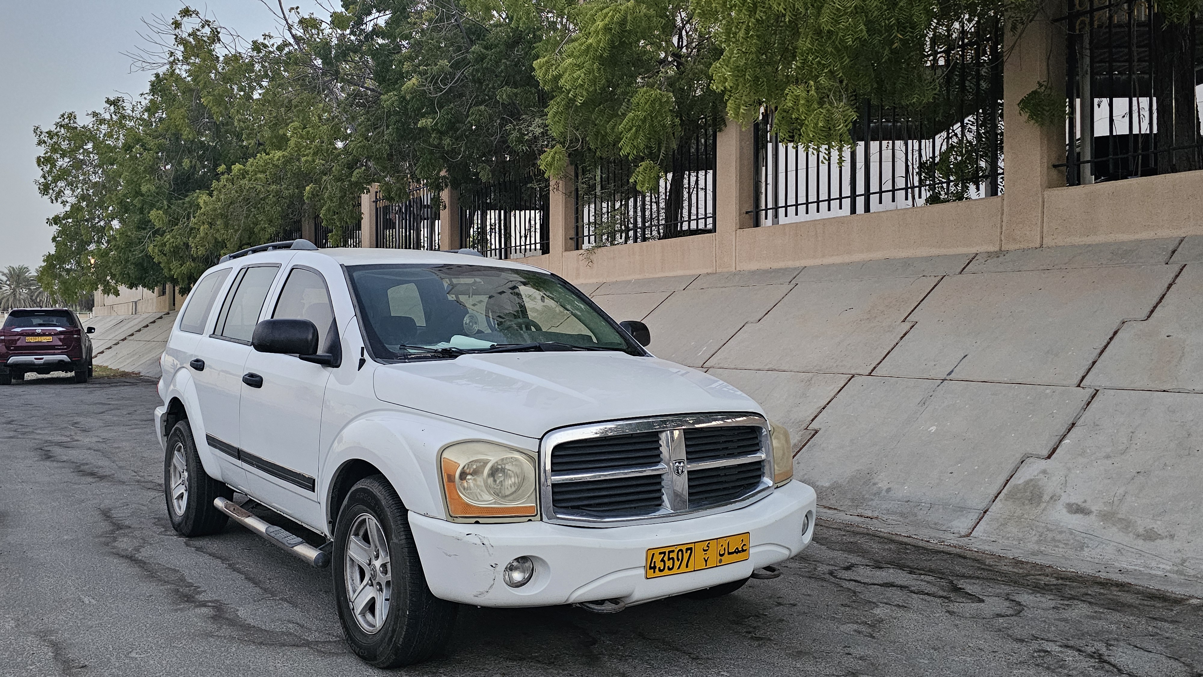 2005 Dodge Durango SXT thumbnail 3