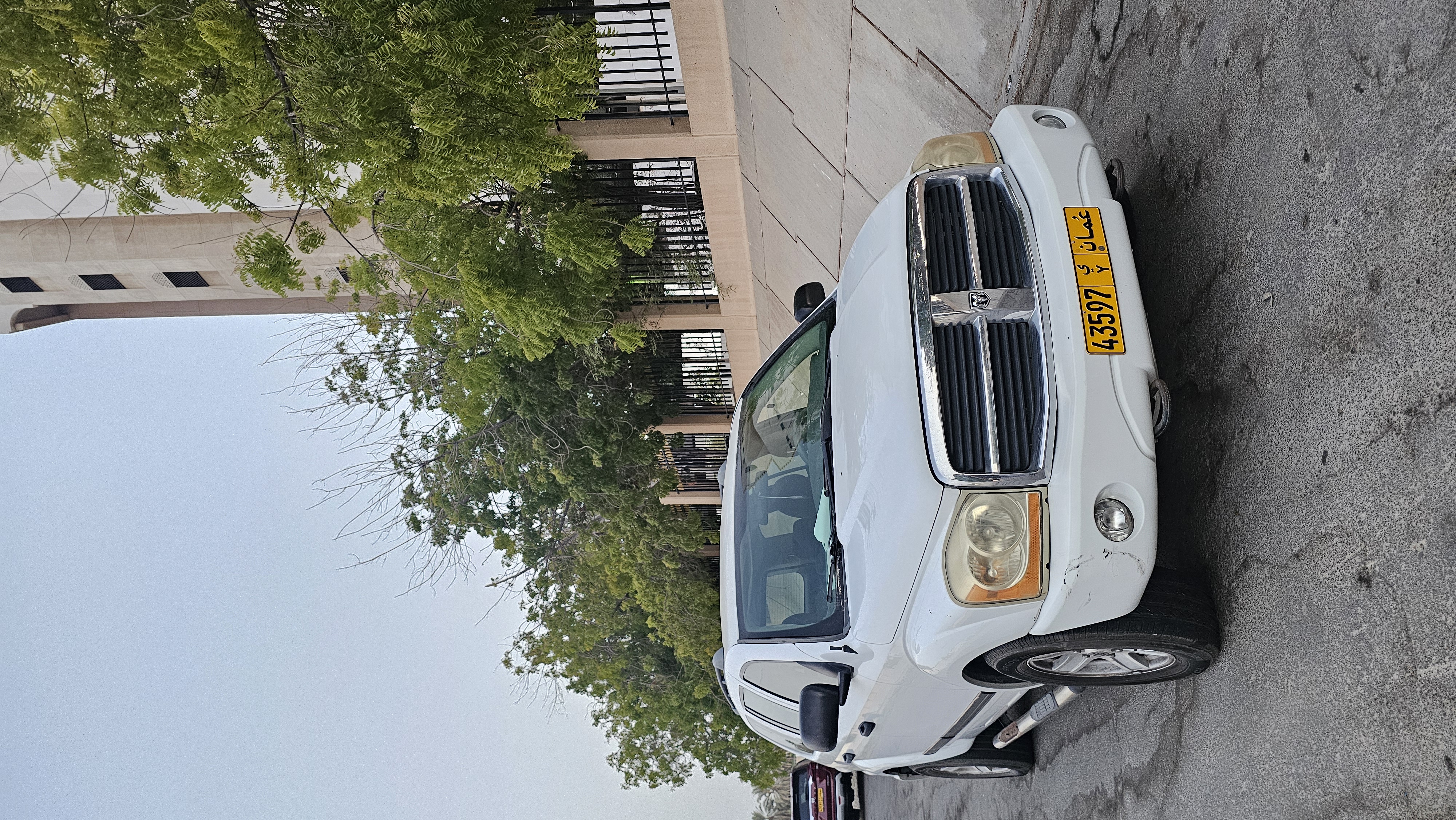 2005 Dodge Durango SXT thumbnail 2