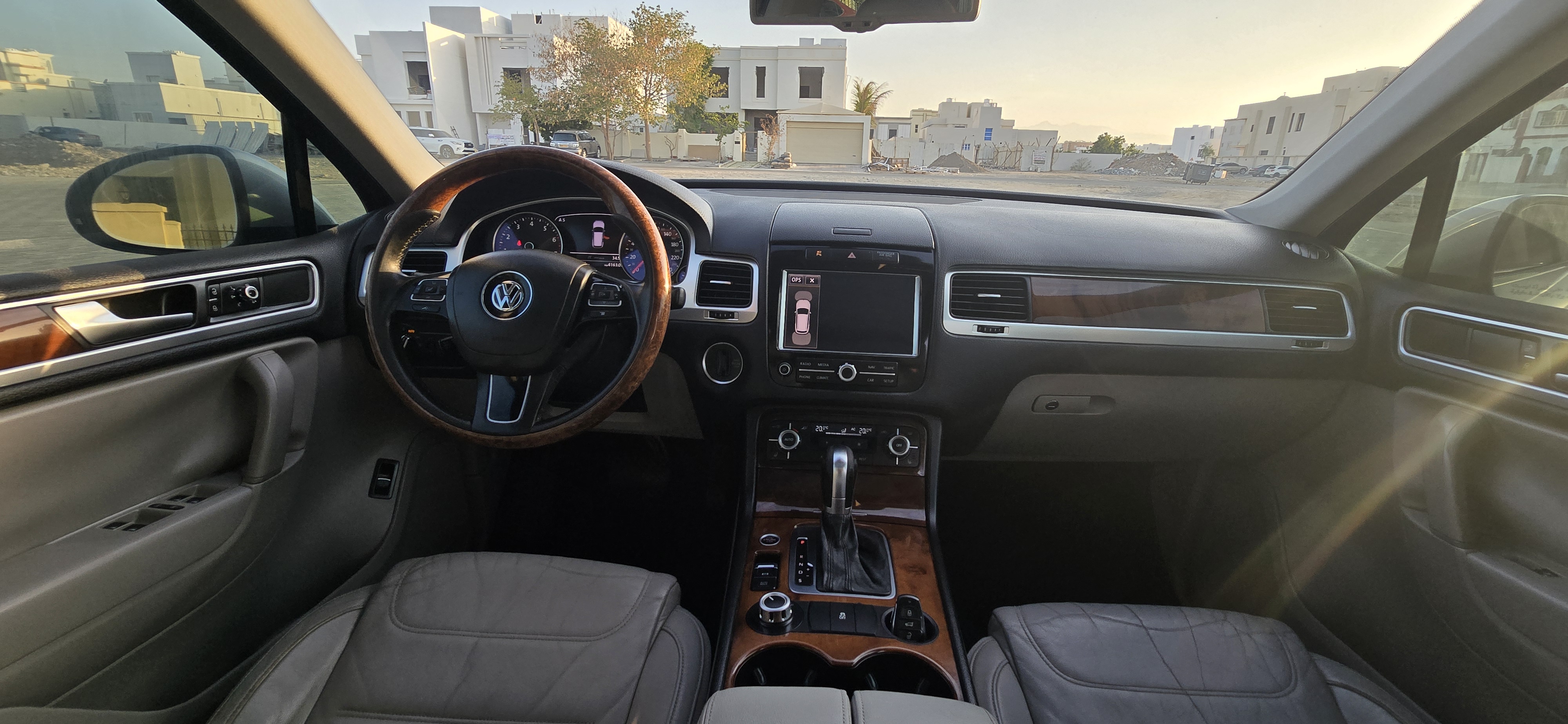 2012 Volkswagen Touareg Base thumbnail 10
