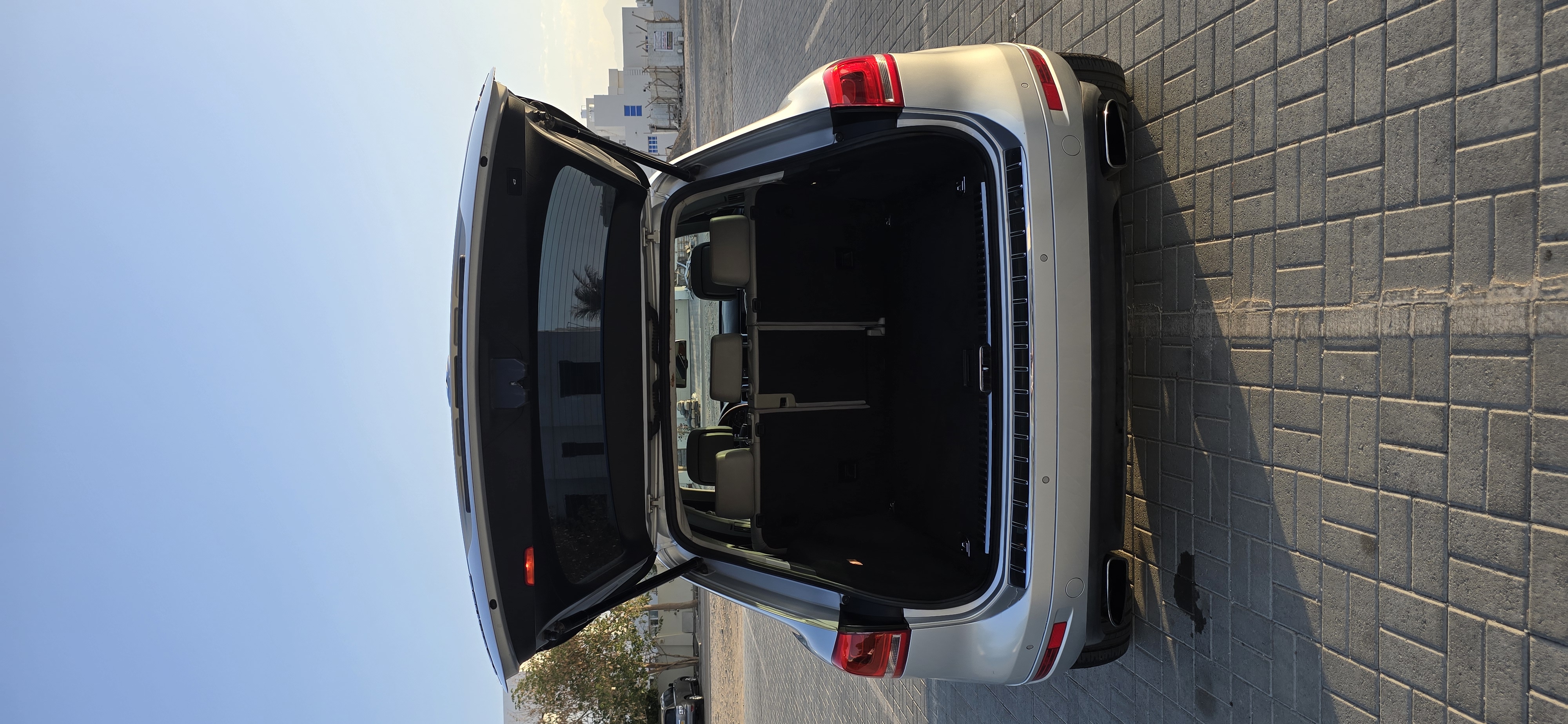 2012 Volkswagen Touareg Base thumbnail 5
