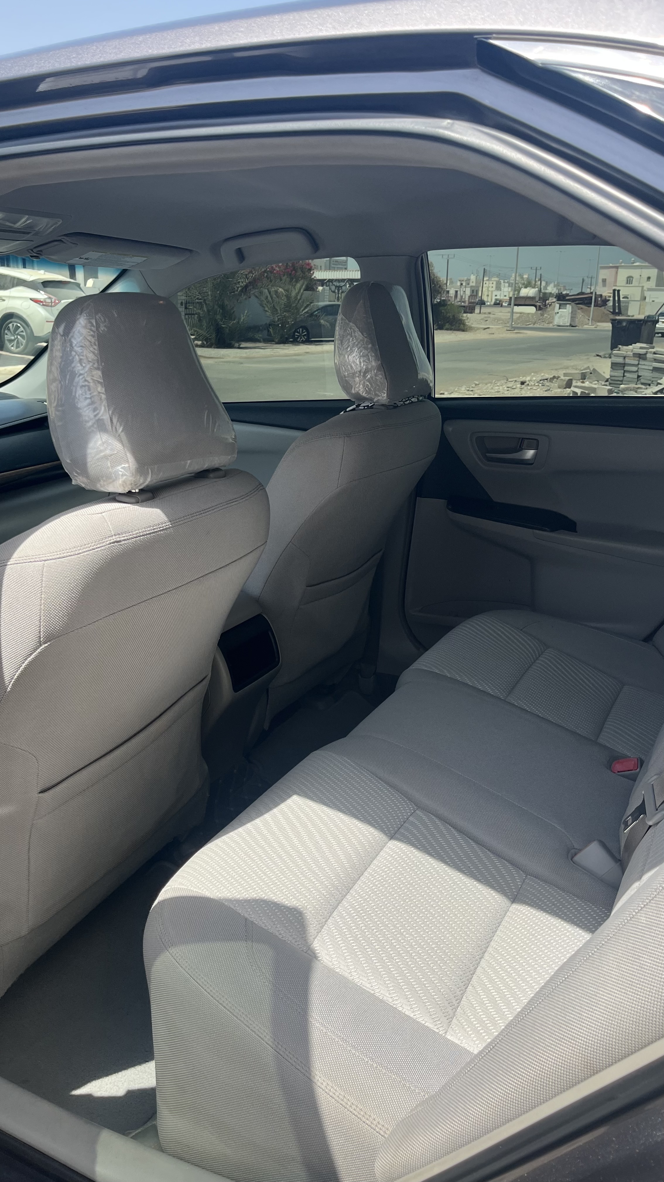 2015 Toyota Camry LE thumbnail 3