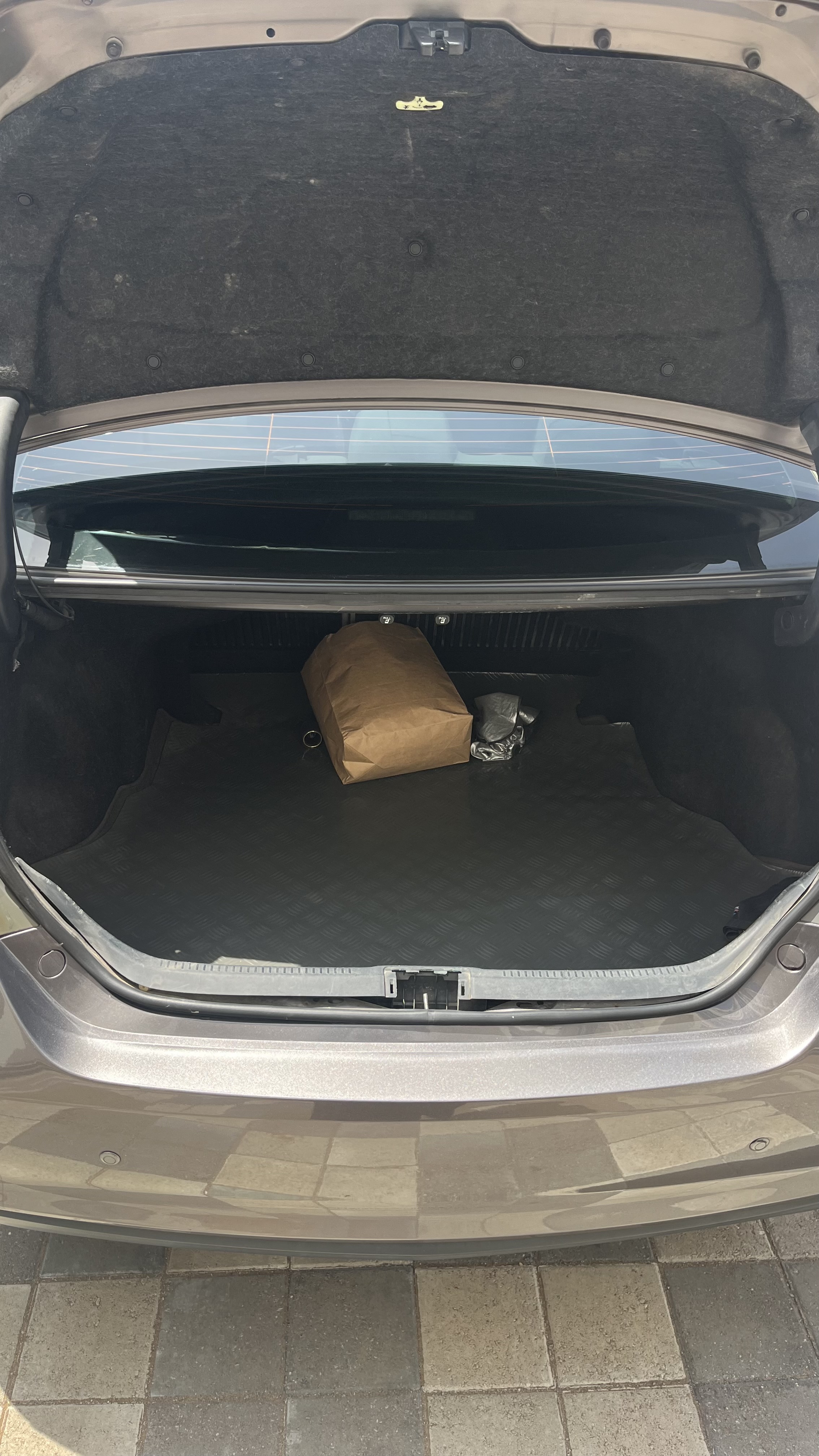 2015 Toyota Camry LE thumbnail 8