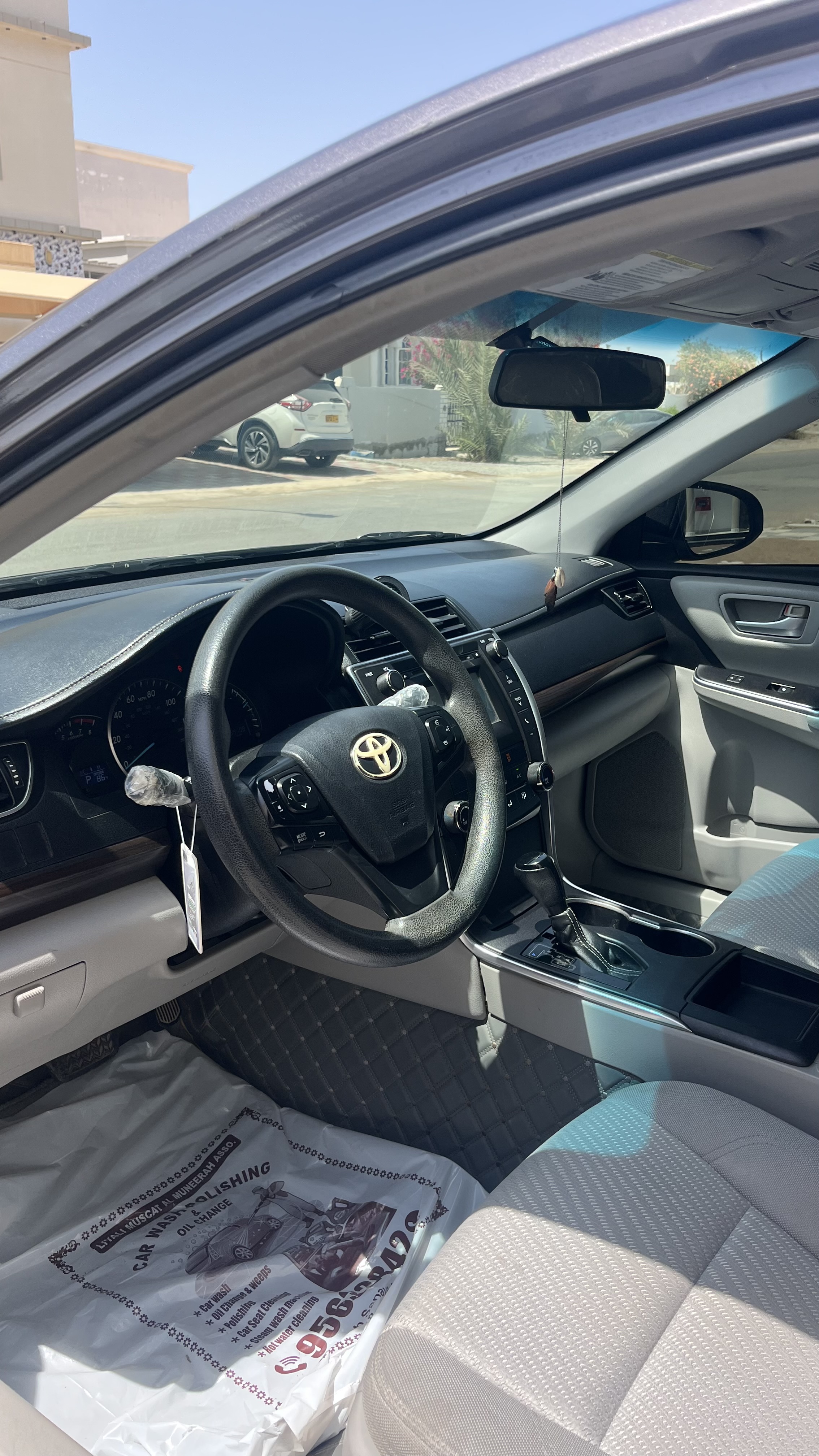 2015 Toyota Camry LE thumbnail 9