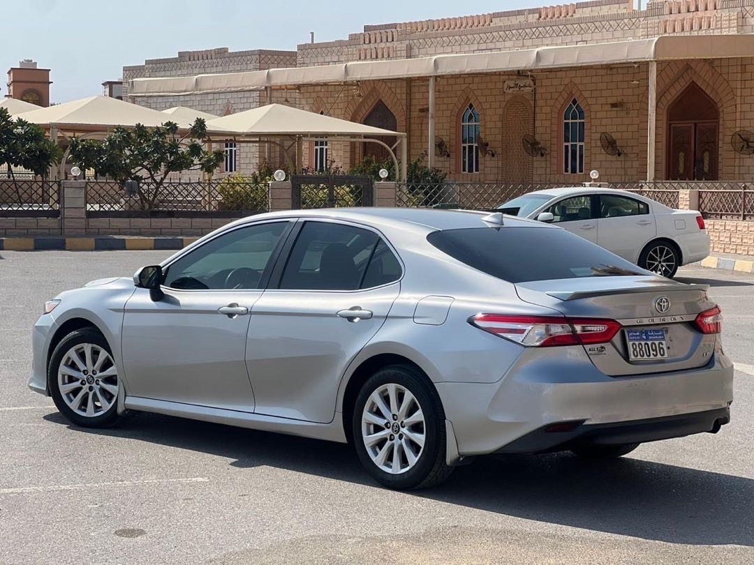2019 Toyota Camry LE thumbnail 6