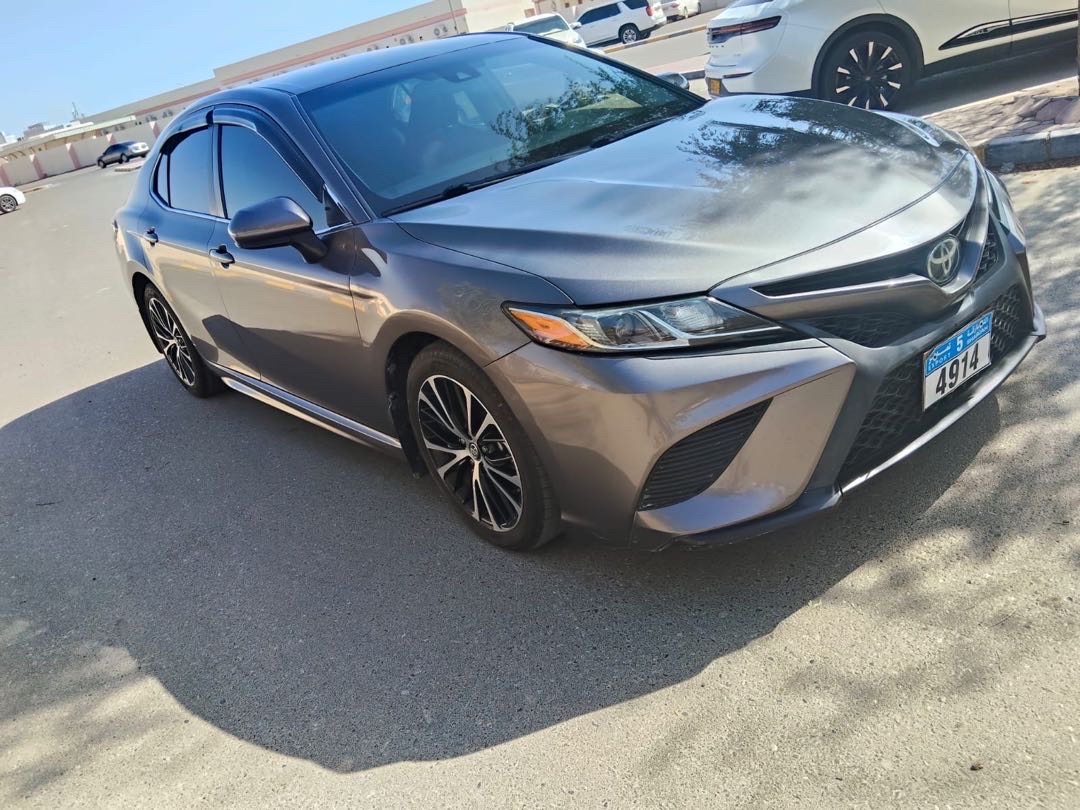 2018 Toyota Camry SE thumbnail 6