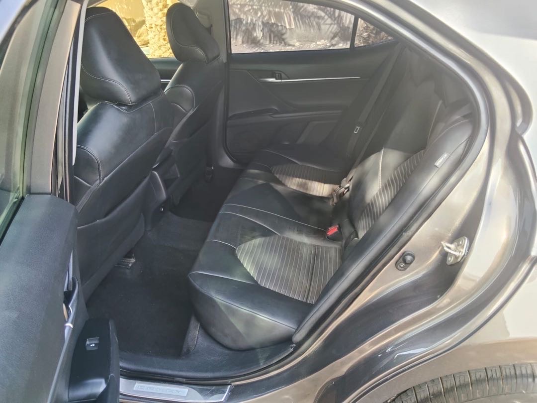 2018 Toyota Camry SE thumbnail 7
