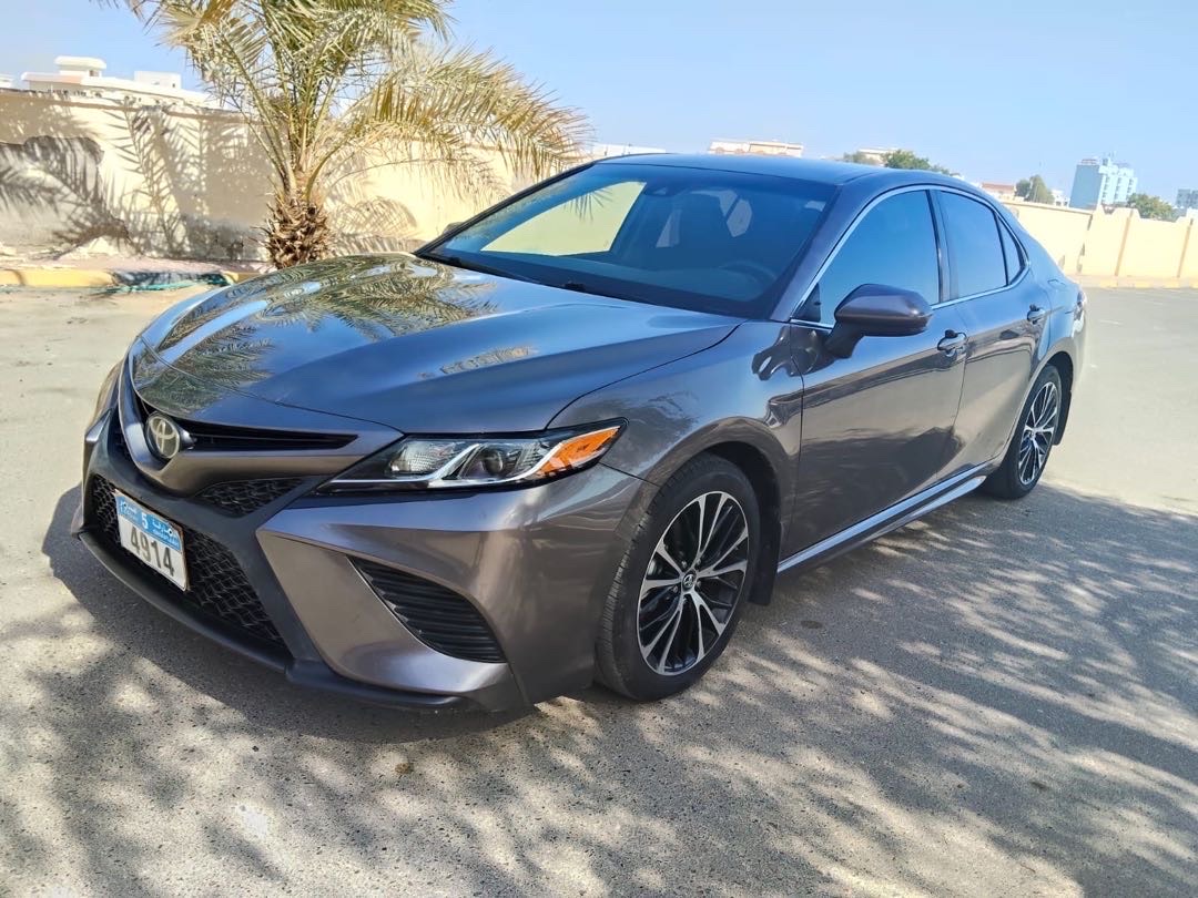 2018 Toyota Camry SE thumbnail 9