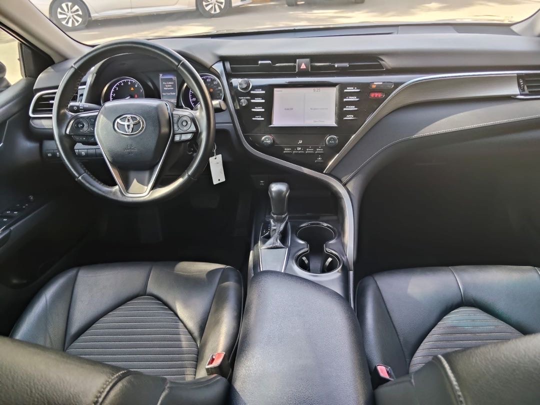 2018 Toyota Camry SE thumbnail 16