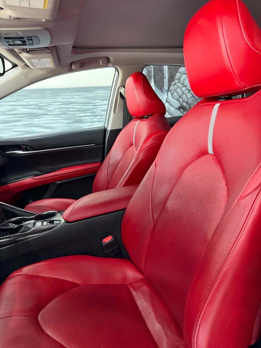2021 Toyota Camry XSE thumbnail 3