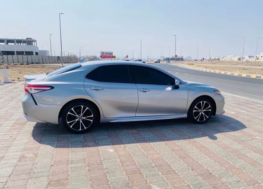 2020 Toyota Camry SE thumbnail 7