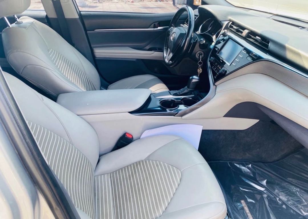 2020 Toyota Camry SE thumbnail 9