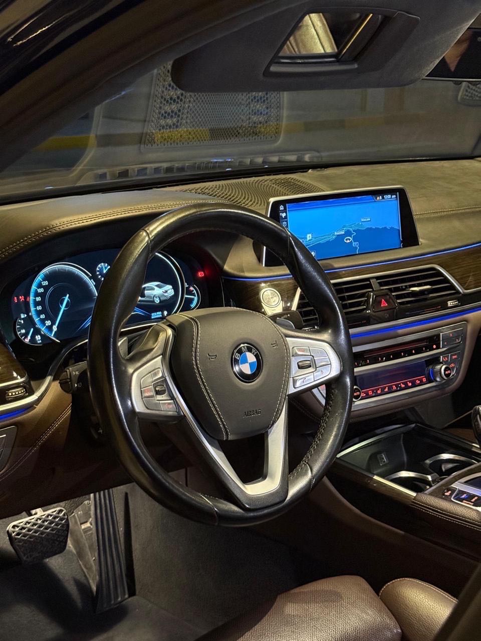 2016 BMW 7 Series 740Li thumbnail 4