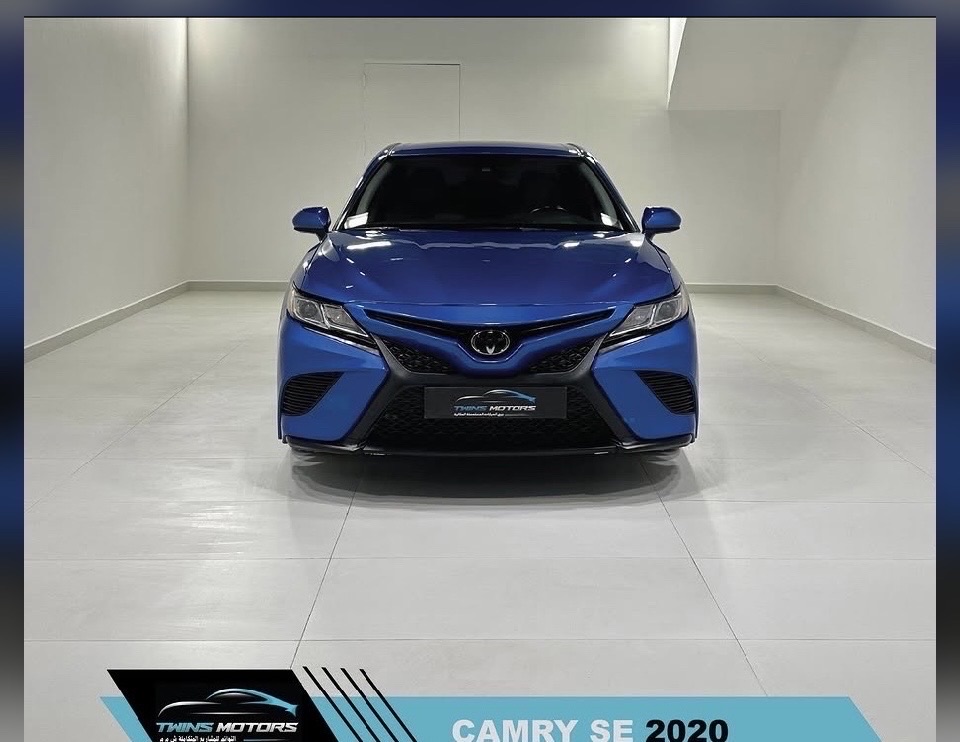2020 Toyota Camry SE thumbnail 2