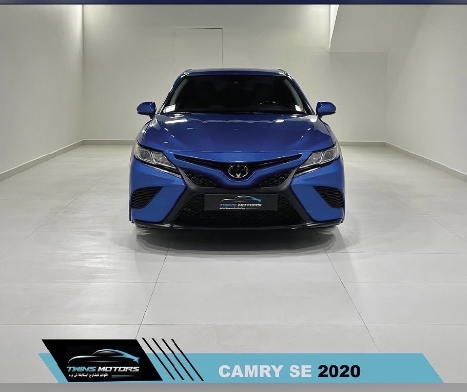 2020 Toyota Camry SE thumbnail 3