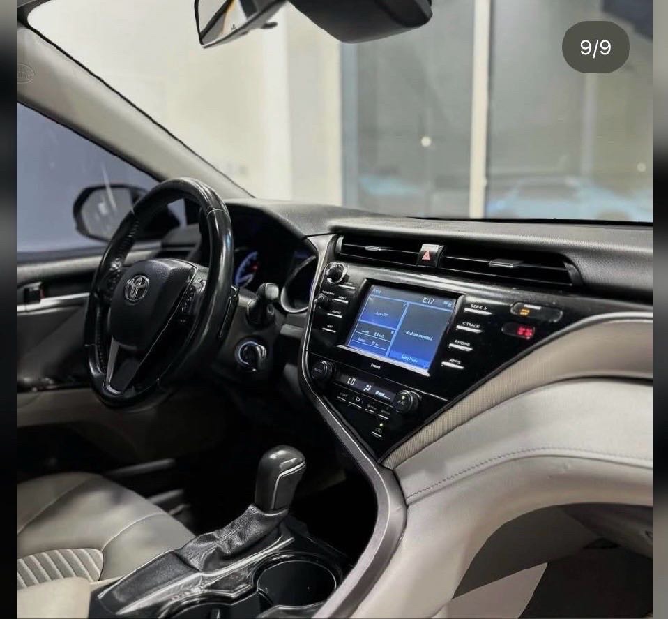 2020 Toyota Camry SE thumbnail 5