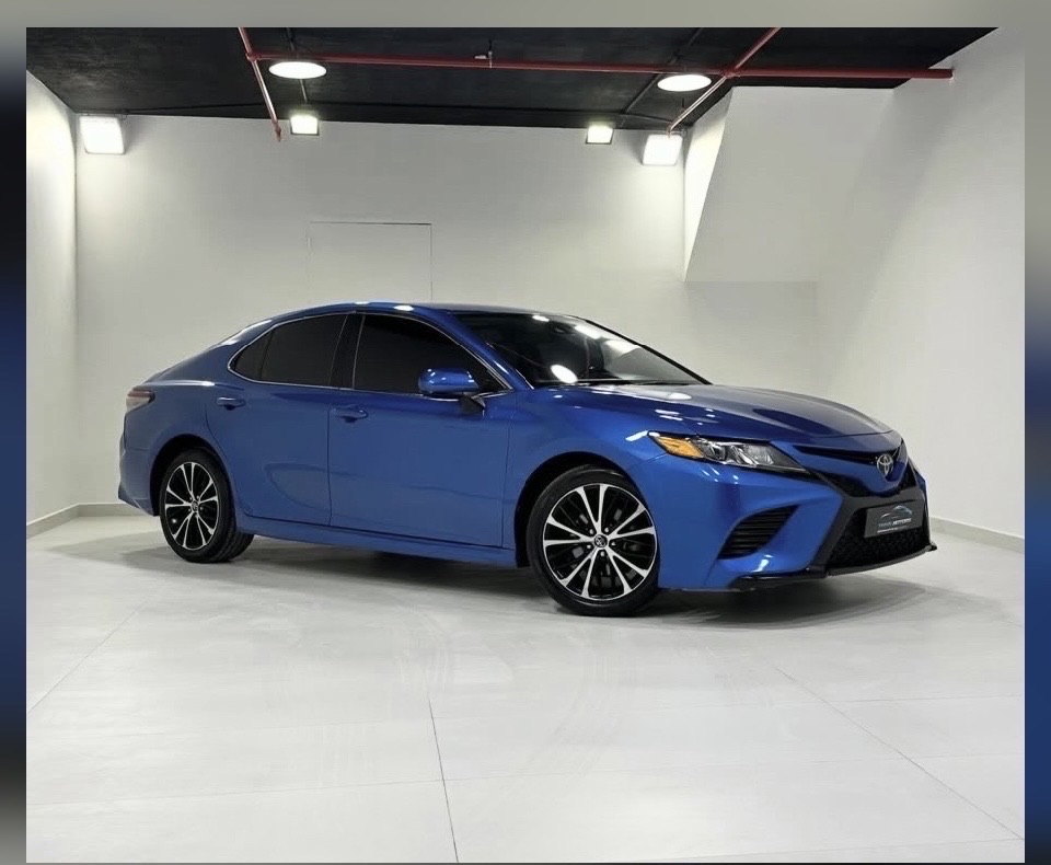2020 Toyota Camry SE thumbnail 7