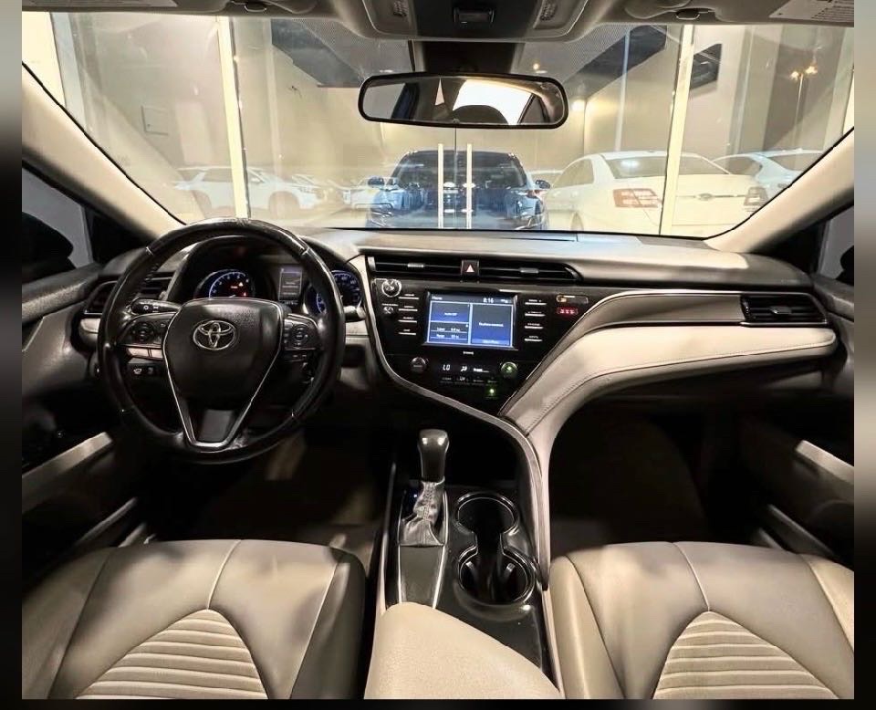 2020 Toyota Camry SE thumbnail 9