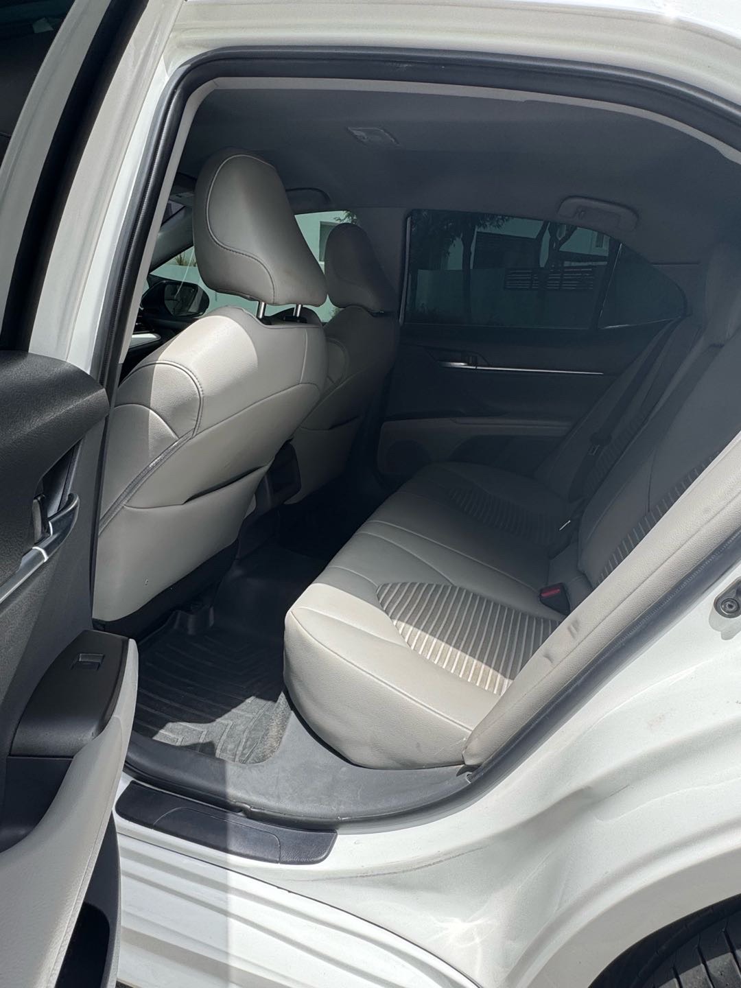 2023 Toyota Camry SE thumbnail 3