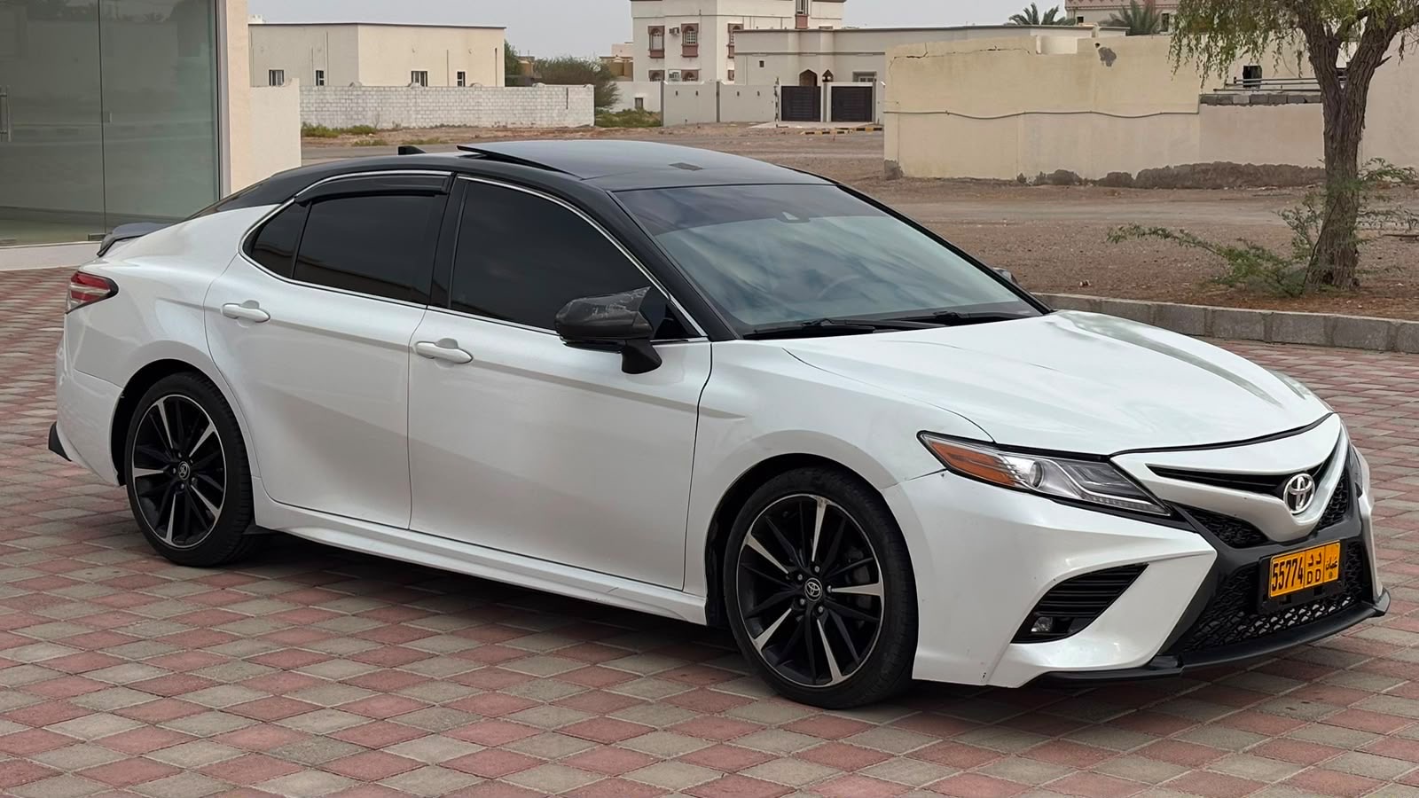 2020 Toyota Camry XSE thumbnail 8